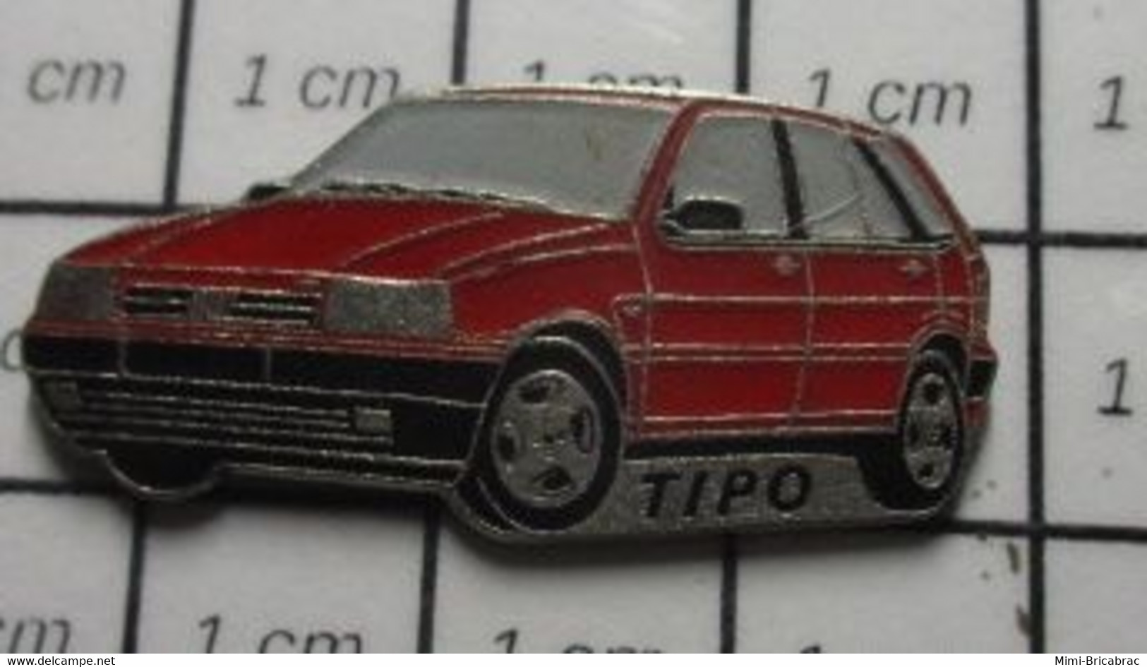 Sp12 Pin's Pins / Beau Et Rare / THEME : AUTOMOBILES / FIAT TIPO ROUGE - Fiat