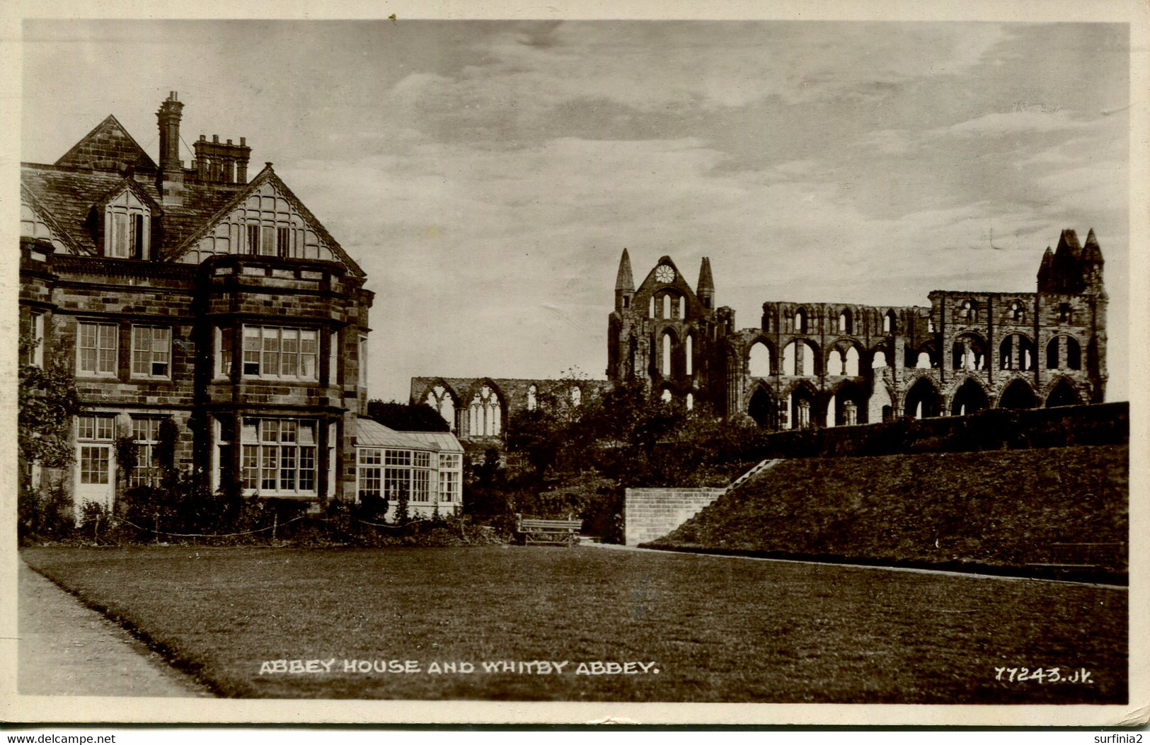 YORKS - WHITBY -  ABBEY HOUSE AND ABBEY RP  Y3892 - Whitby