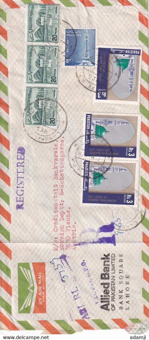 PAKISTAN 1976 REDG. COVER TO AUSTRIA. - Pakistan