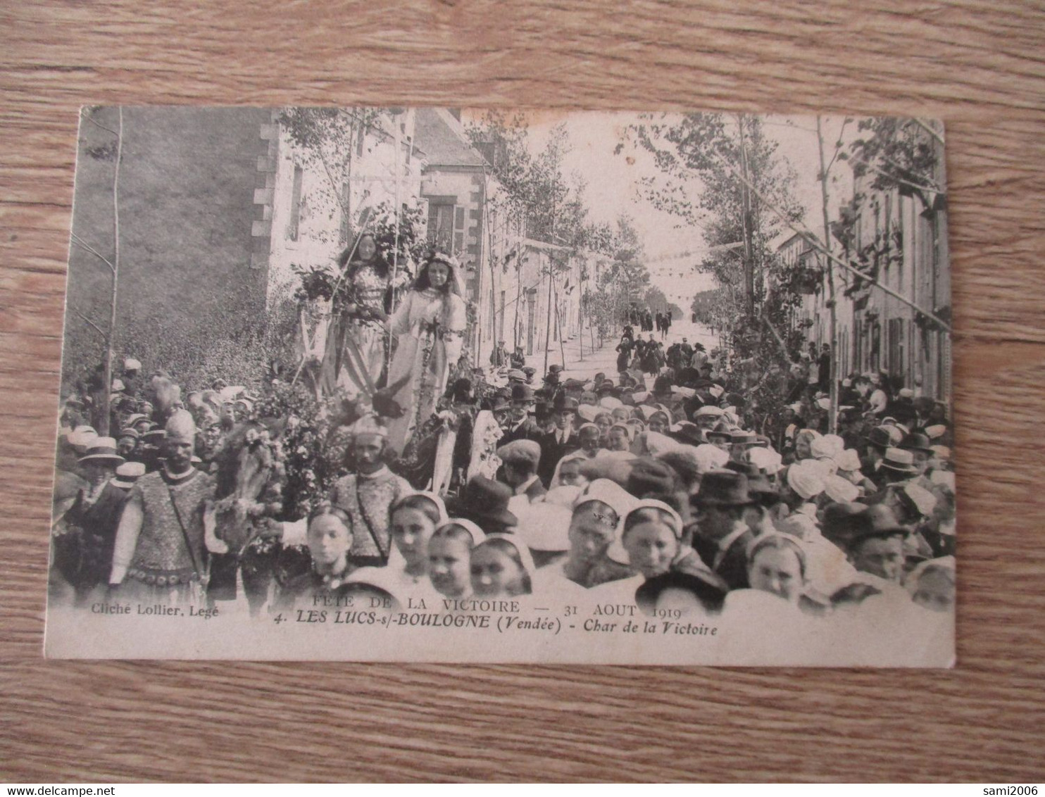 85 LES LUCS SUR BOULOGNE FETE DE LA VICTOIRE AOUT 1919 CHAR DE LA VICTOIRE FOULE - Les Lucs Sur Boulogne