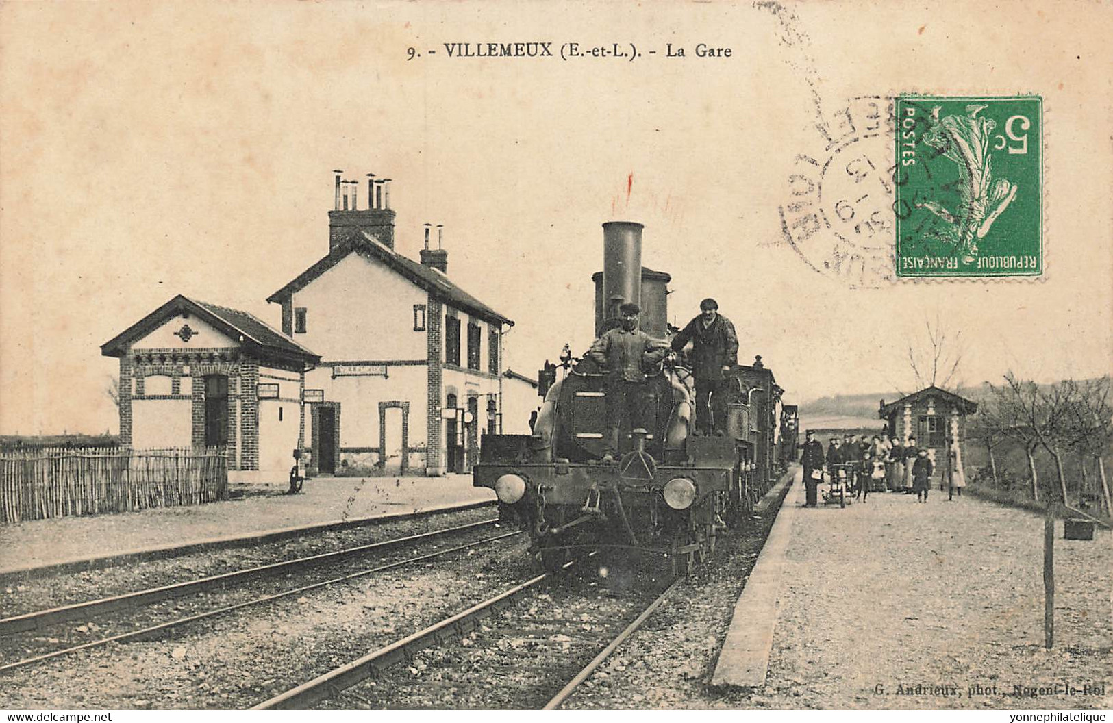 28 - EURE ET LOIR - VILLEMEUX - La Gare - Cheminots Sur Locomotive Au Départ - Superbe - 10993 - Villemeux-sur-Eure