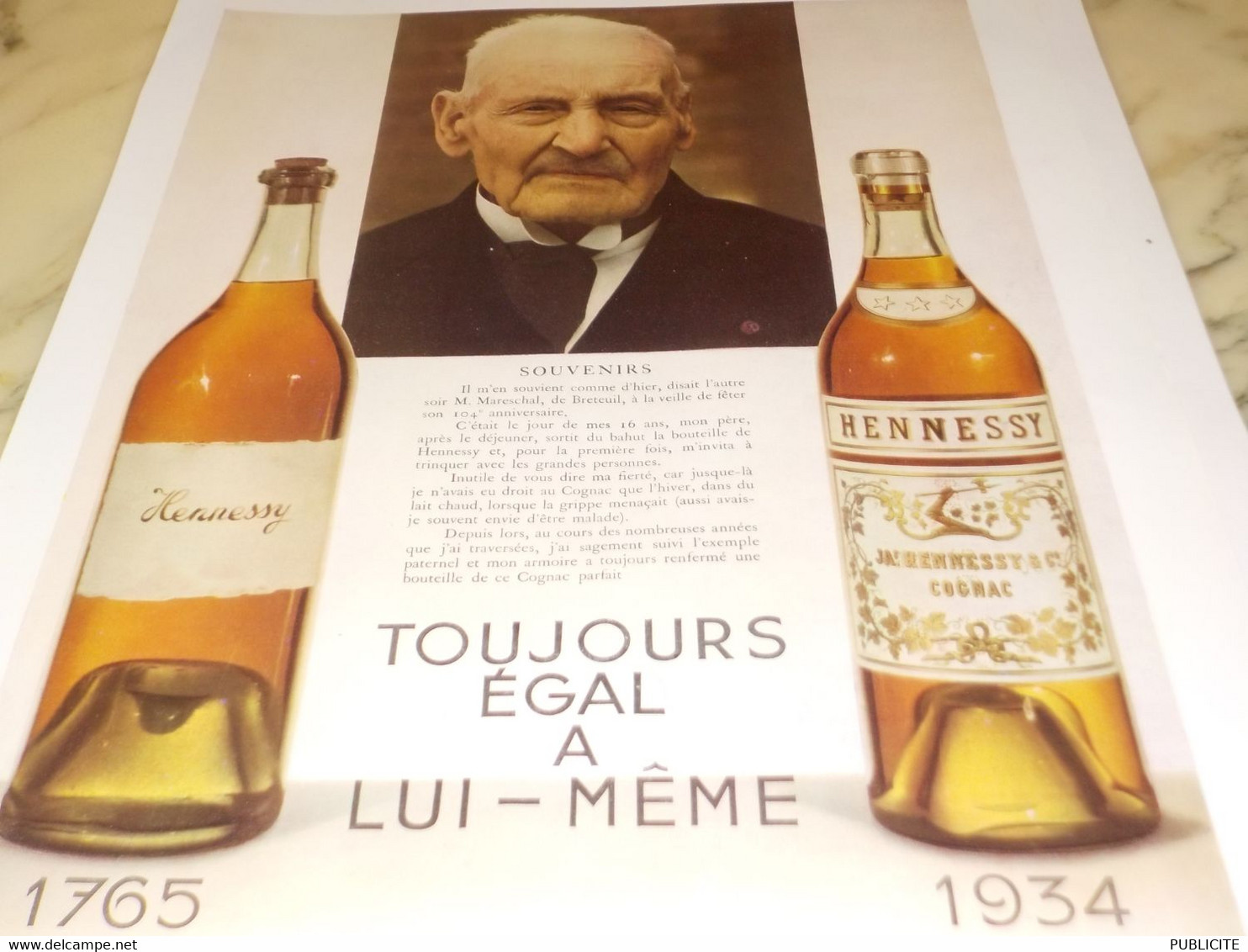 ANCIENNE PUBLICITE EGAL A LUI MEME  COGNAC HENNESSY 1934 - Alcools