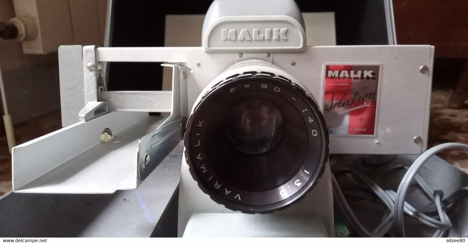 PROJECTEUR  Diapo MALIK -années  70 -fabriqué  En  France -220 Volts -réglable -état  Sup - Projecteurs