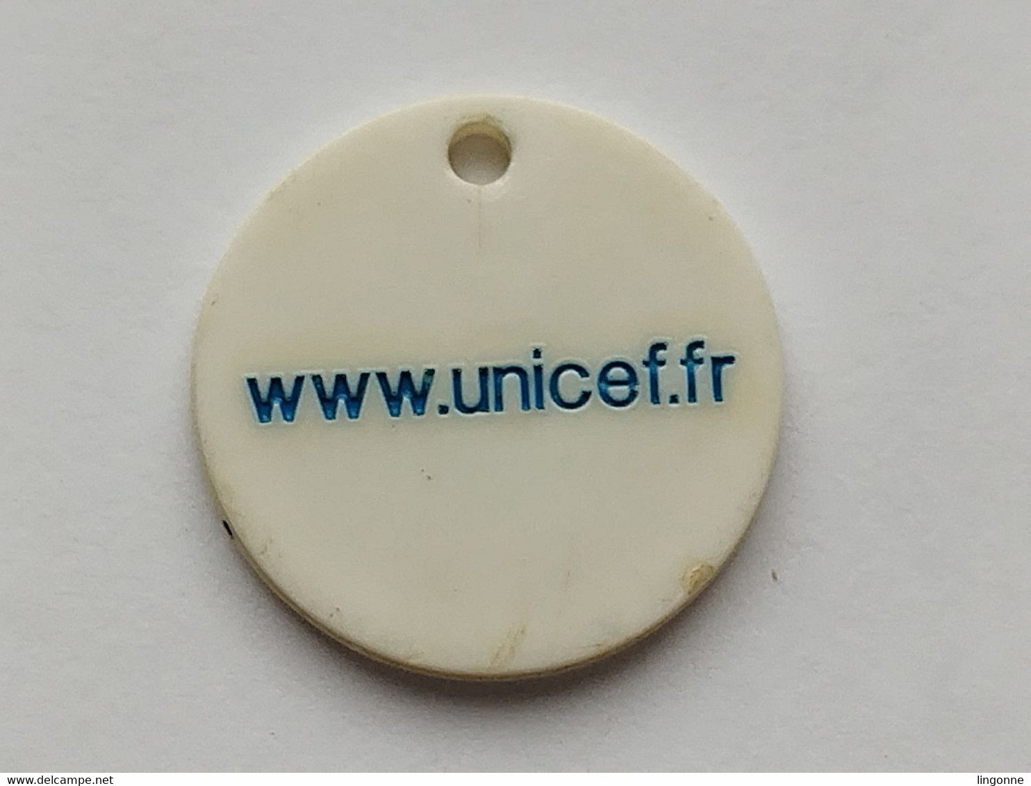 JETON De CADDIE Plastique UNICEF - Jetons De Caddies