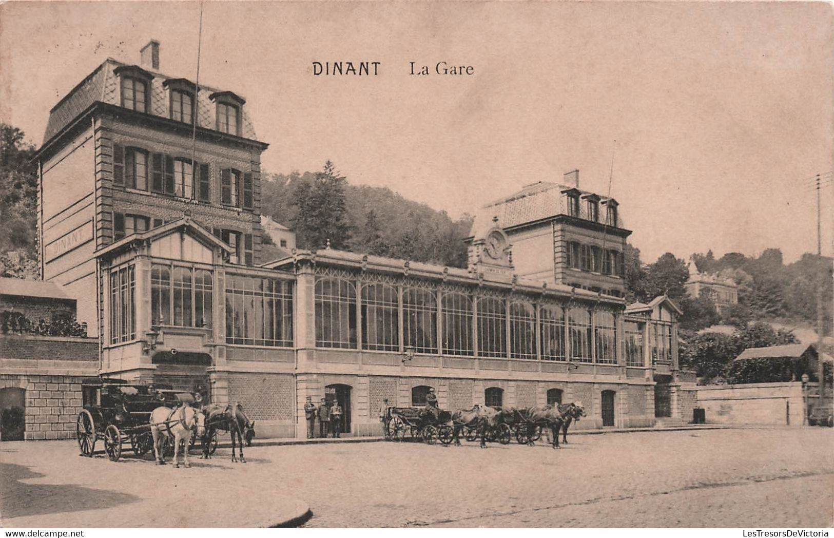 CPA Dinant - La Gare - Caleche Chevaux - E. Dumont Editeur Liege - Dinant