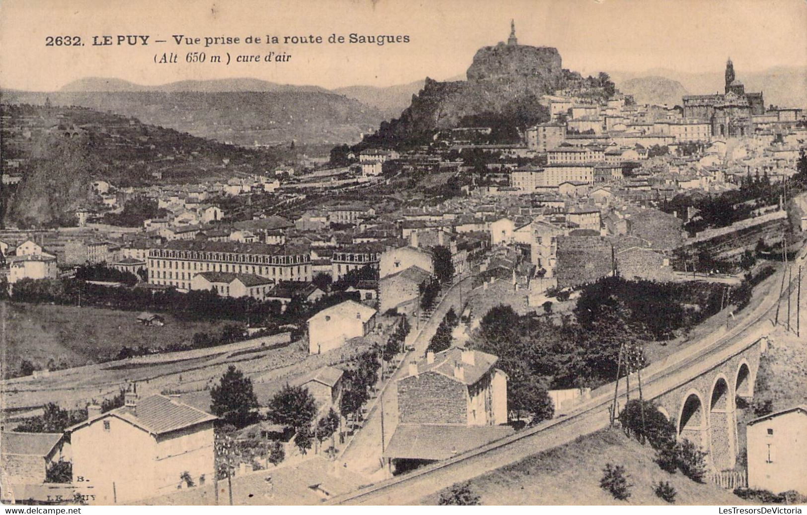 CPA - 43 - LE PUY - Vue Prise Sur La Route De Saugues - Le Puy En Velay