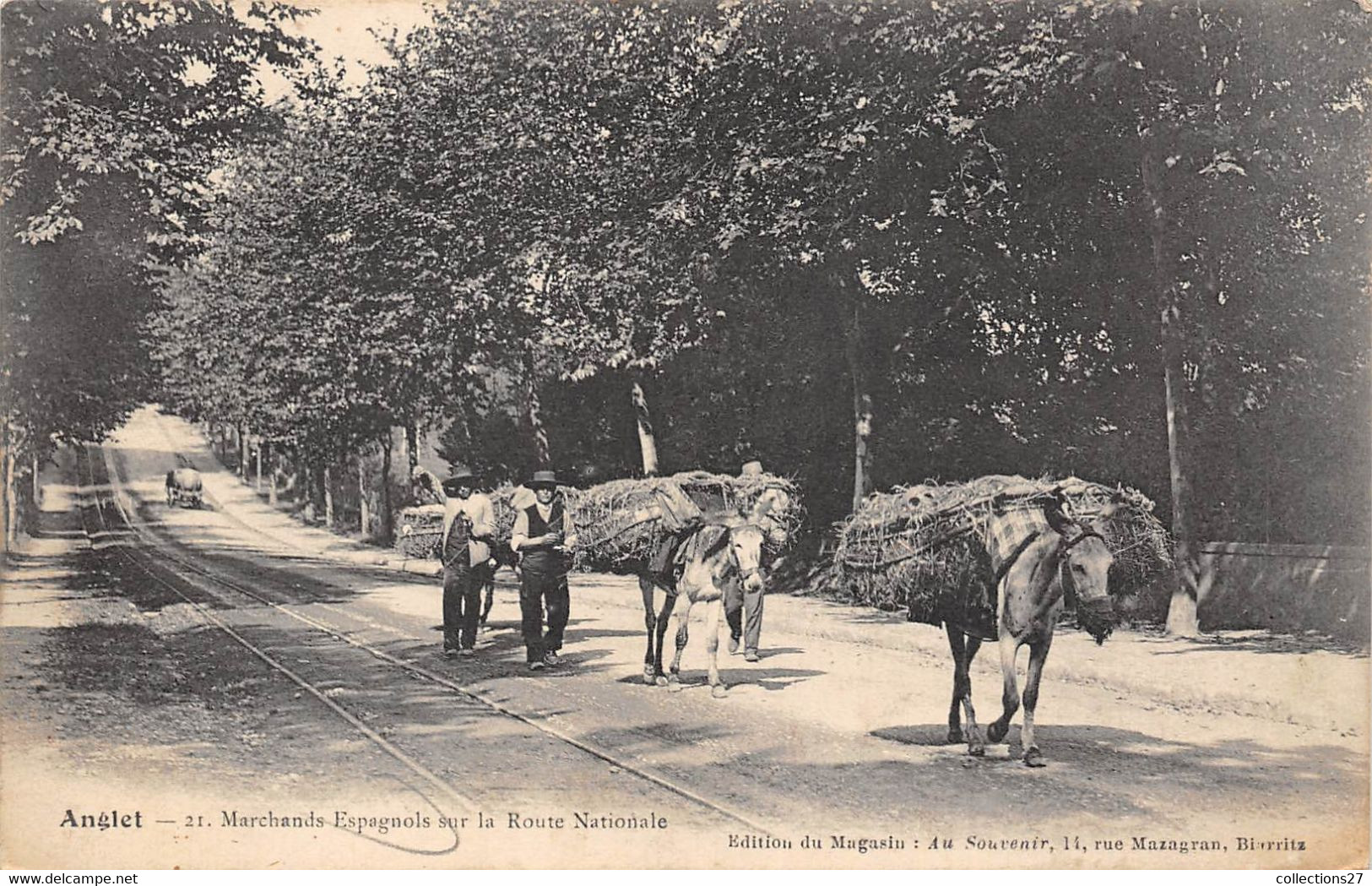 64-ANGLET- MARCHANT ESPAGNOLS SUR LA ROUTE NATIONALE - Anglet