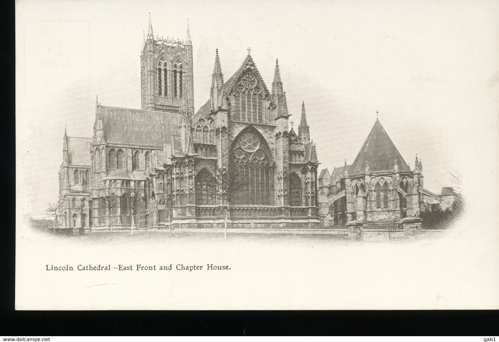 Angleterre -- Lincoln -- Cathedral - East Front And Chapter House - Lincoln