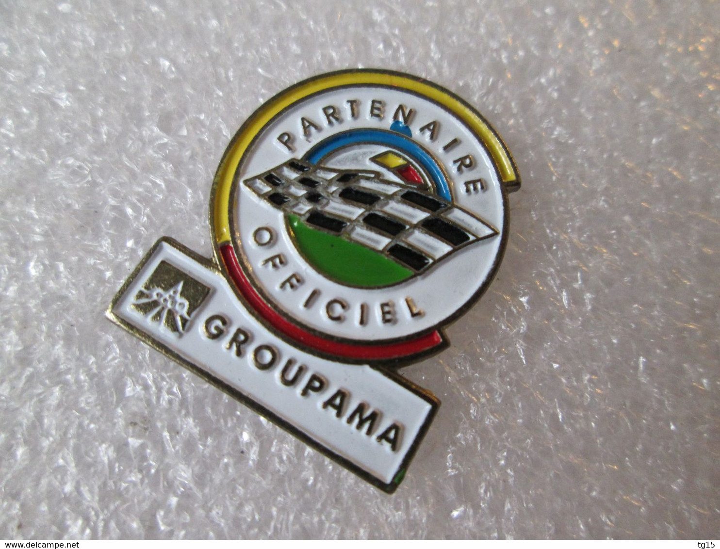 PIN'S    GRAND PRIX DE FRANCE MAGNY COURS  GROUPAMA  PARTENAIRE OFFICIEL - F1