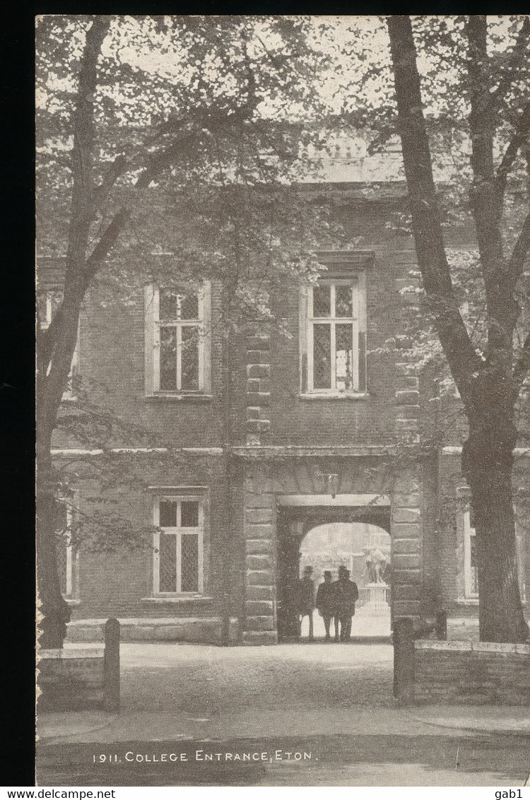 Angleterre --  College Entrance , Eton - Windsor