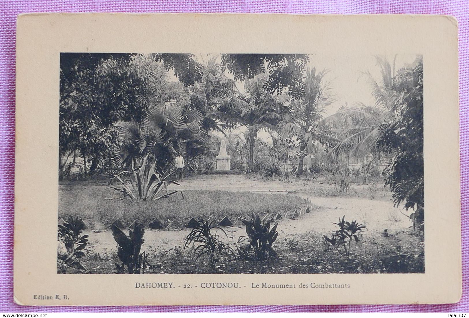 C. P. A. : Dahomey : COTONOU : Le Monument Des Combattants - Dahomey