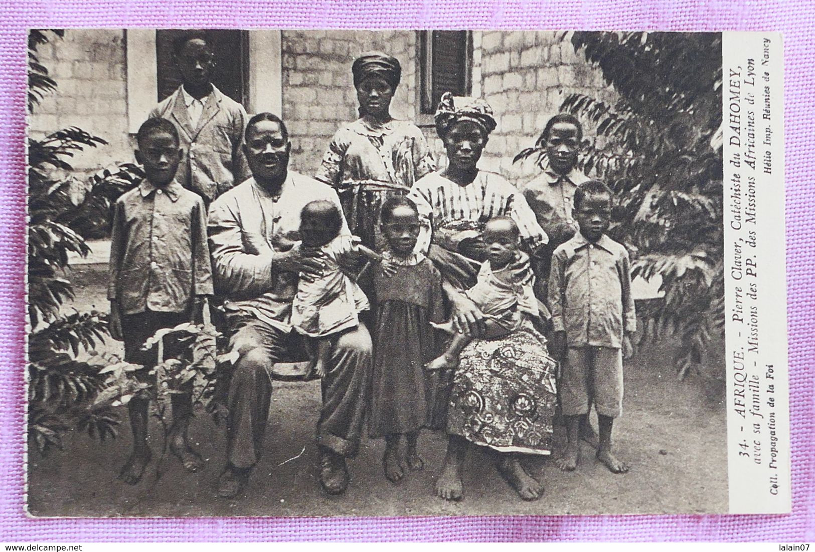 C. P. A. : Dahomey : Pierre CLAVER, Catéchiste, Avec Sa Famille - Dahomey