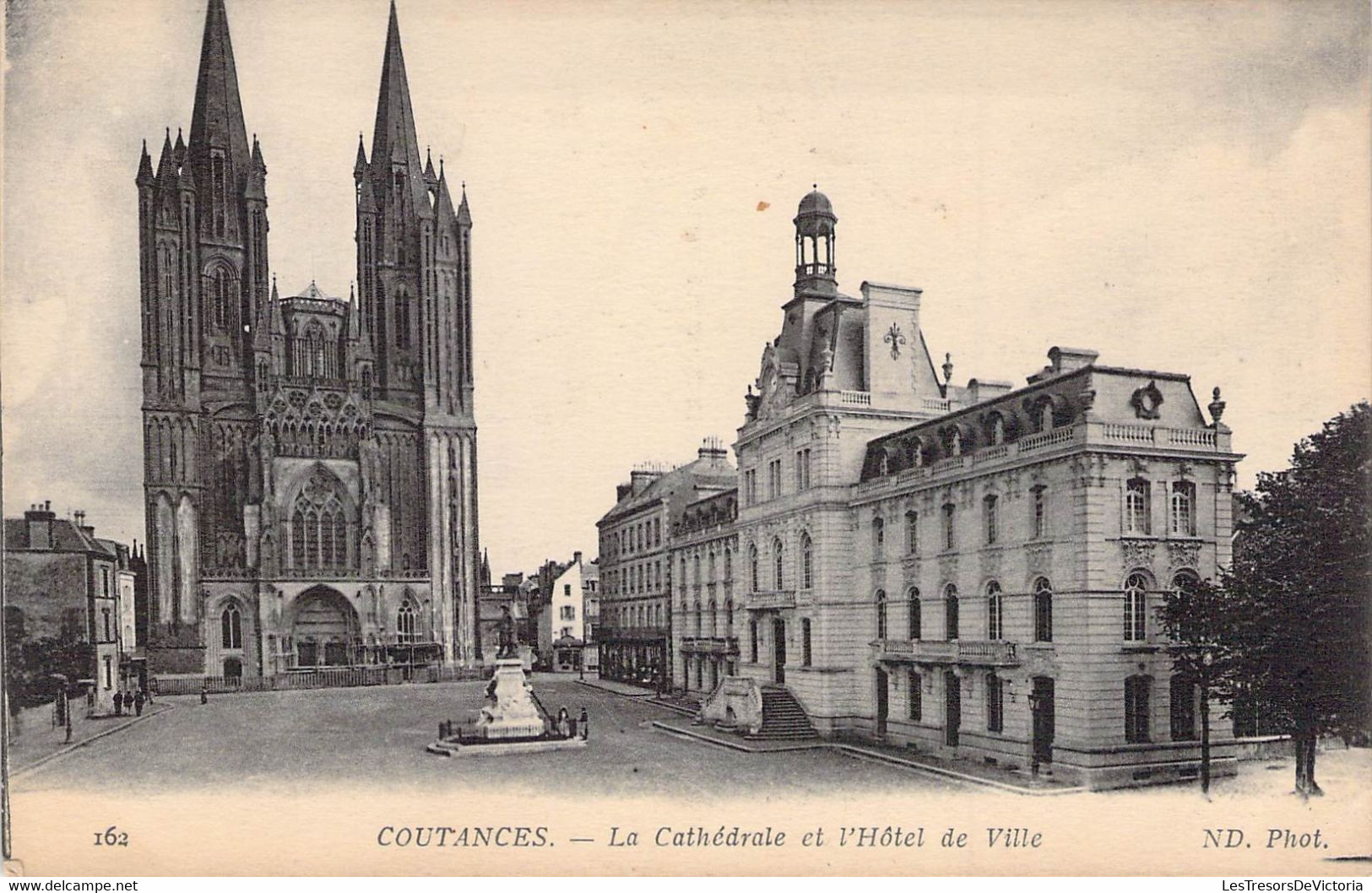 CPA - 50 - COUTANCES - Lot De 2 Cartes De La Cathédrale De Coutances - Coutances