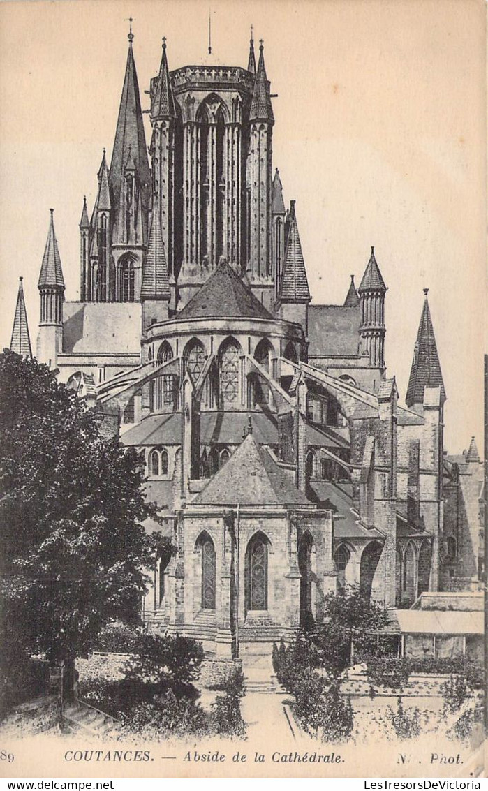 CPA - 50 - COUTANCES - Lot De 2 Cartes De La Cathédrale De Coutances - Coutances