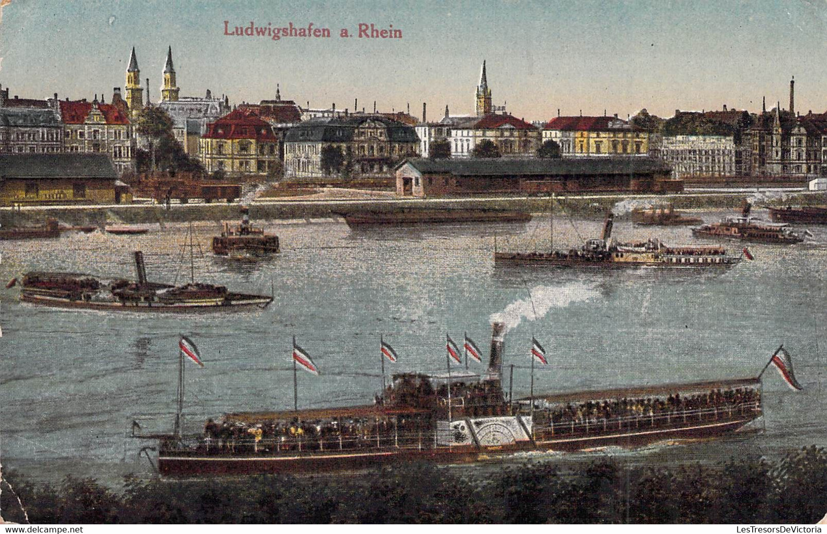 CPA - LUDWIGSHAFEN A. RHEIN - BATEAU SUR LE RHEIN - Carte Colorisée - Péniches