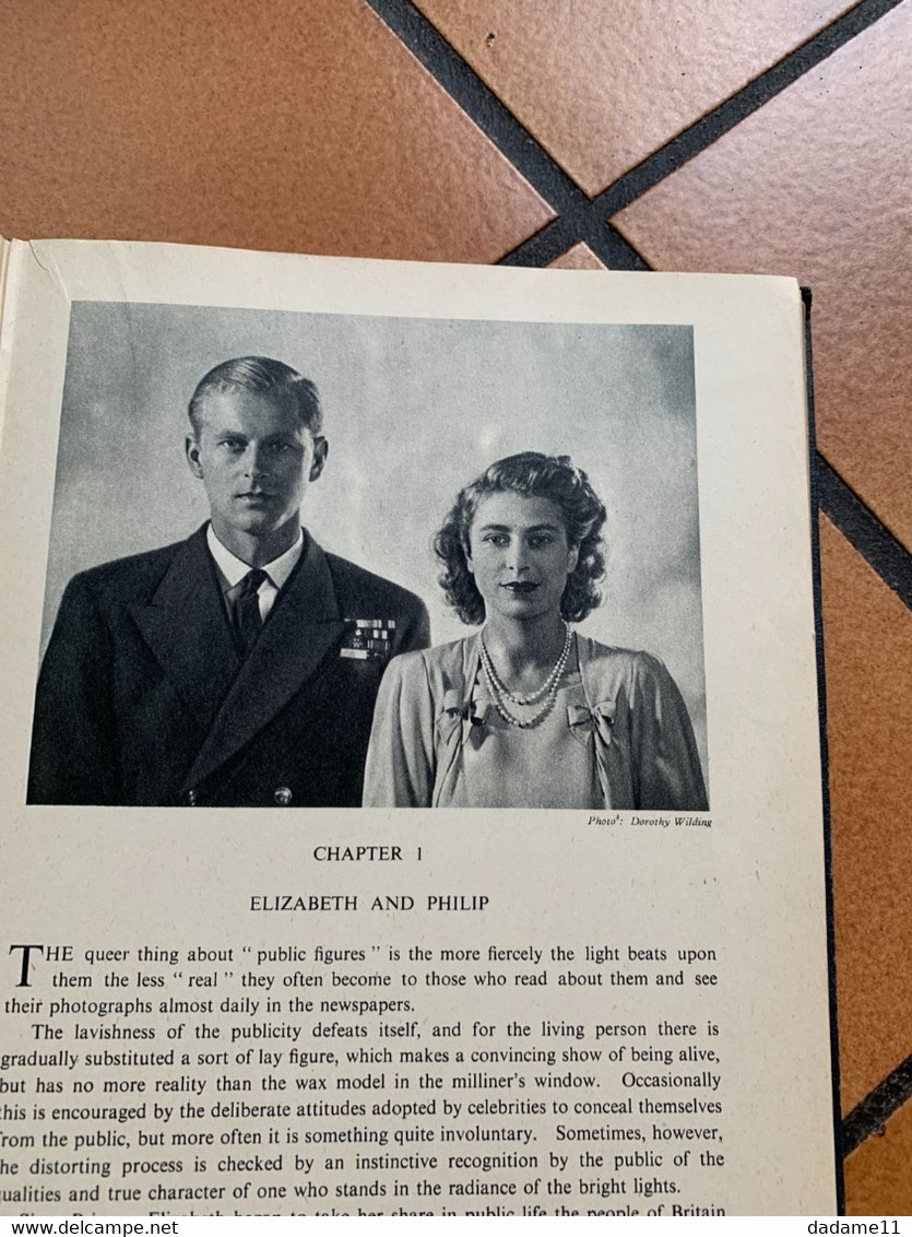 Livre Elisabeth II Mariage 1947 Royal Wedding - Europe