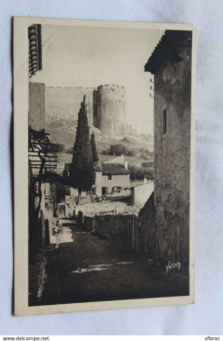 Cpa 1933, Villeneuve Les Avignon, Une Vieille Rue Dominée Par Le Fort Saint André, Gard 30 - Villeneuve-lès-Avignon