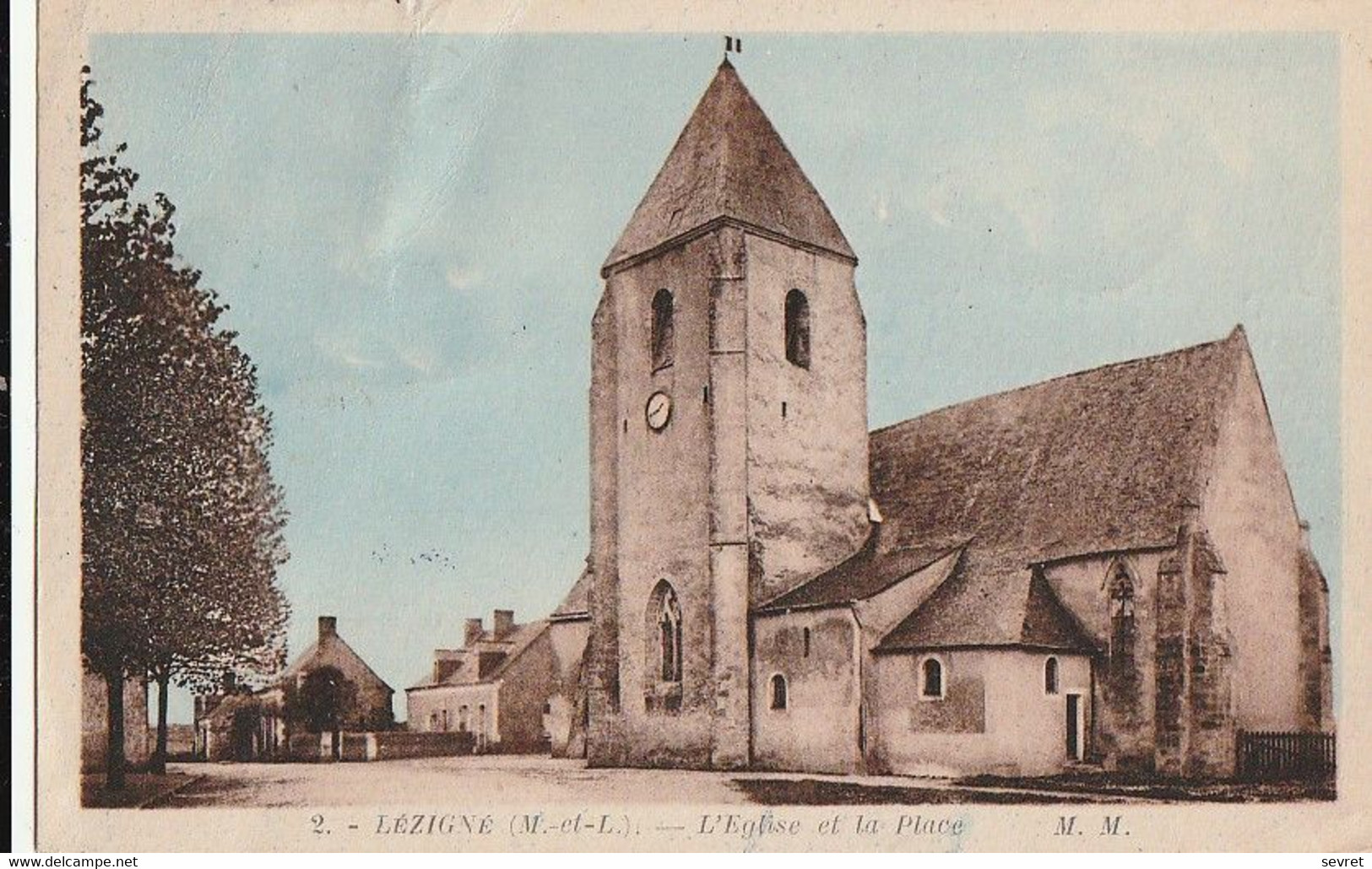 LEZIGNE. - L'Eglise Et La Place - Other & Unclassified