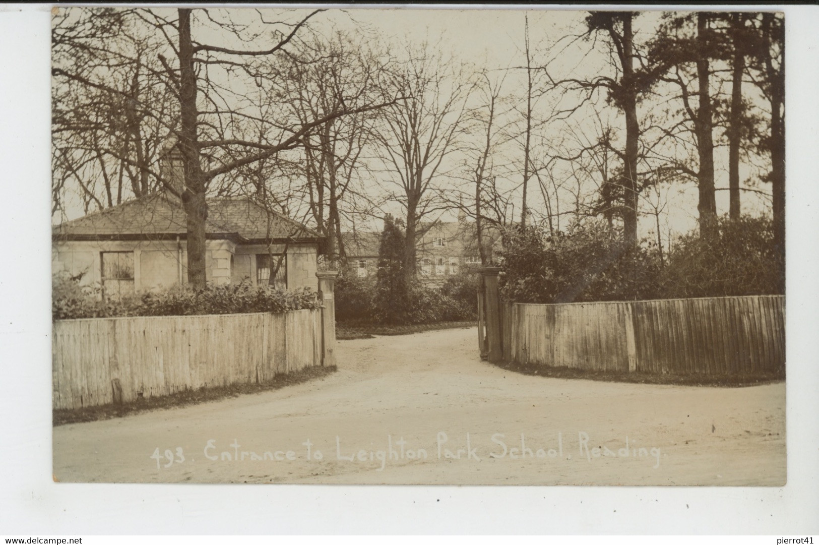 ROYAUME UNI - ENGLAND - READING - Entrance To Leighton Park School - Carte Photo - Reading