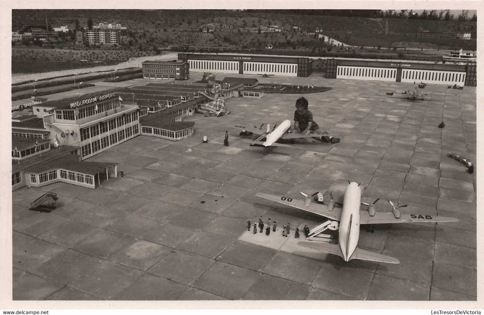 CPA MADURODAM Airport - Aeroport Miniature - Jouet - Jeux D'enfants - Aérodromes