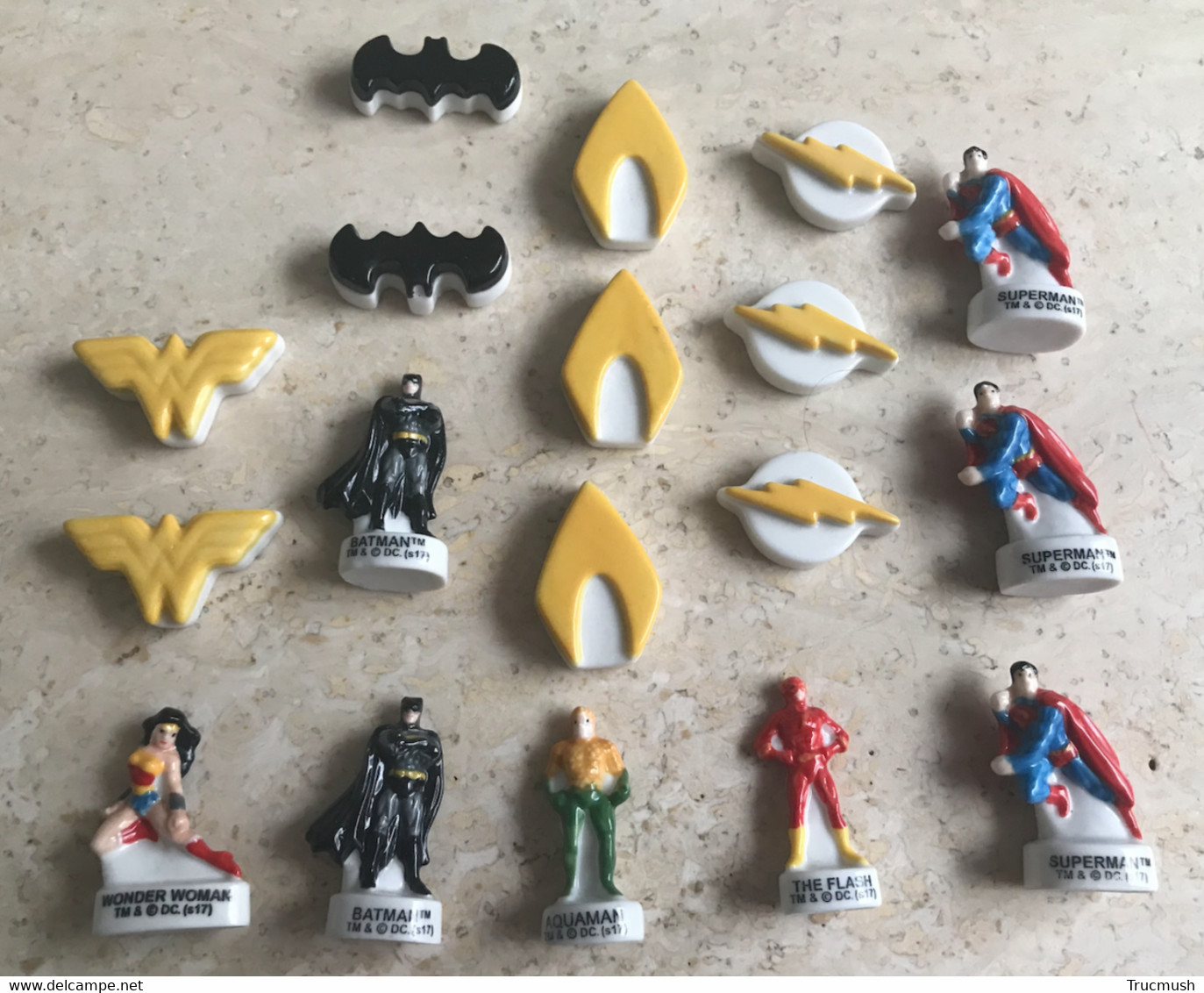 Lot De 18 Fèves En Porcelaine "Super Héros DC Comics" - Personnages