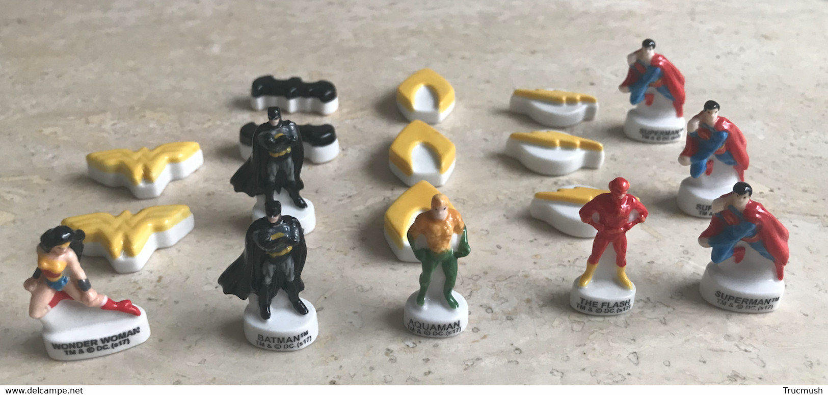 Lot De 18 Fèves En Porcelaine "Super Héros DC Comics" - Personen