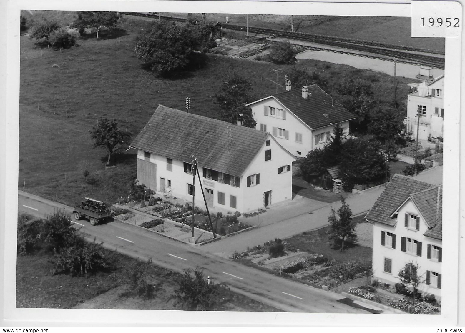 Flugaufnahme Zell ZH Bahnhofplatz - Foto: 90x125mm - Zell