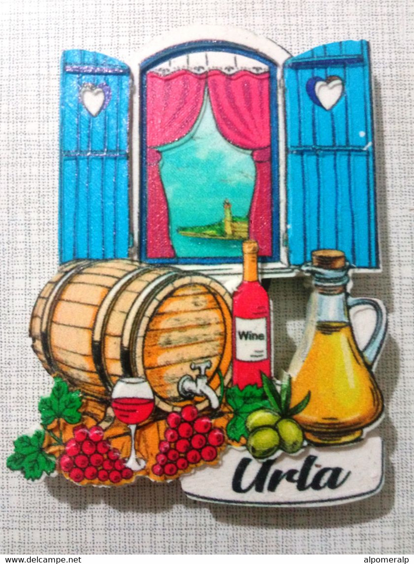 Magnet, Wine Barrel, Grapes, Red Wine, Urla (Izmir) 6 X 7,7cm - Other & Unclassified