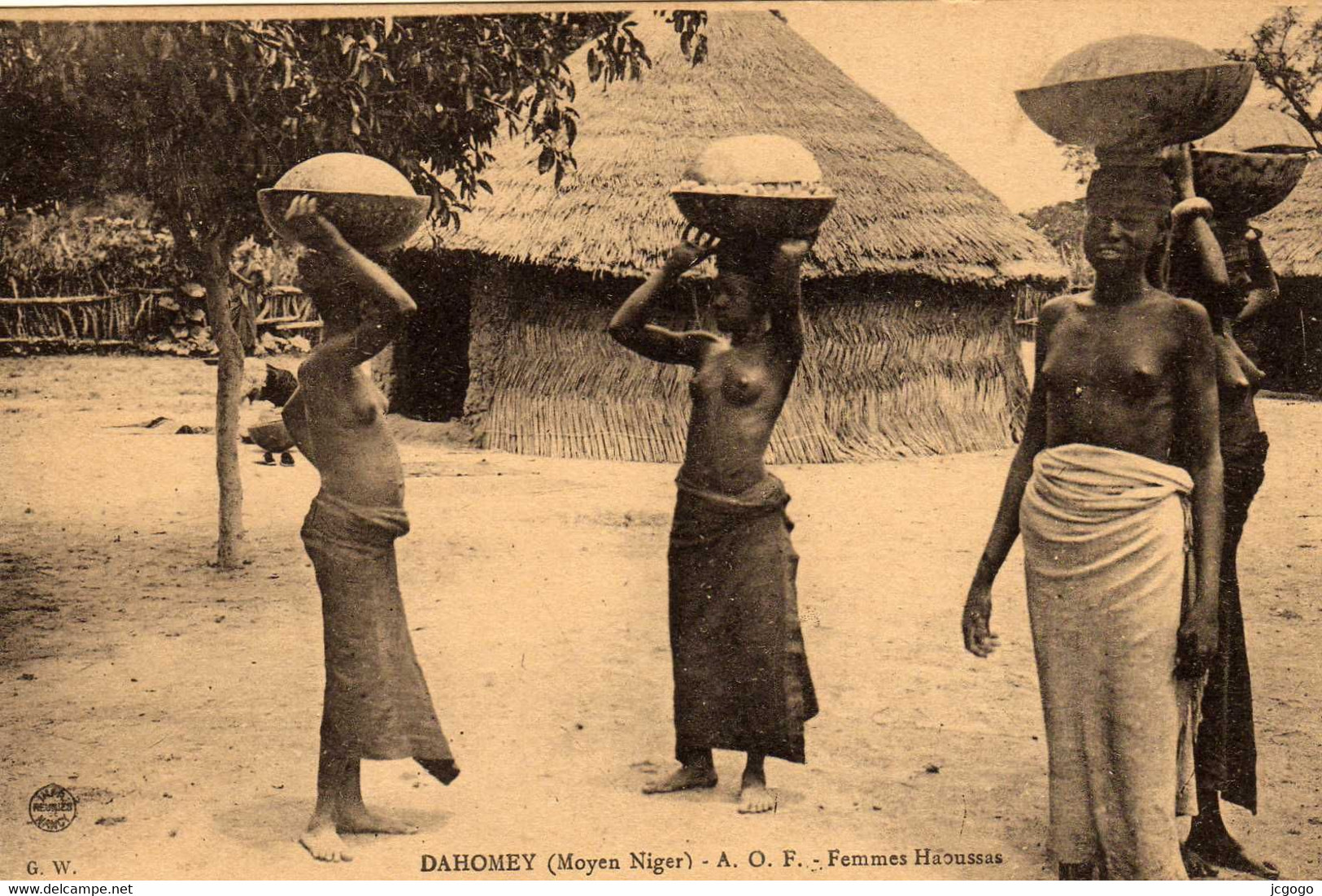 DAHOMEY  ( Moyen Niger )  A.O.F  Femmes Haoussa. - Dahomey