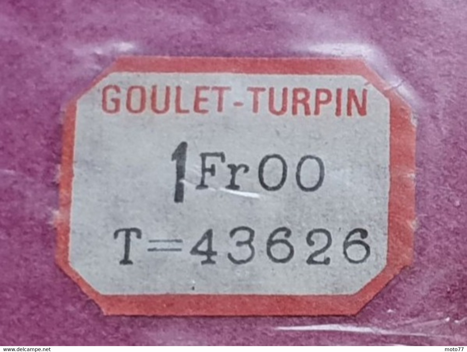 Ancien NAPPERON rond - environ diamètre 30 cm - Plastique - "neuf de stock" magasin GOULET TURPIN Reims - vers 1960