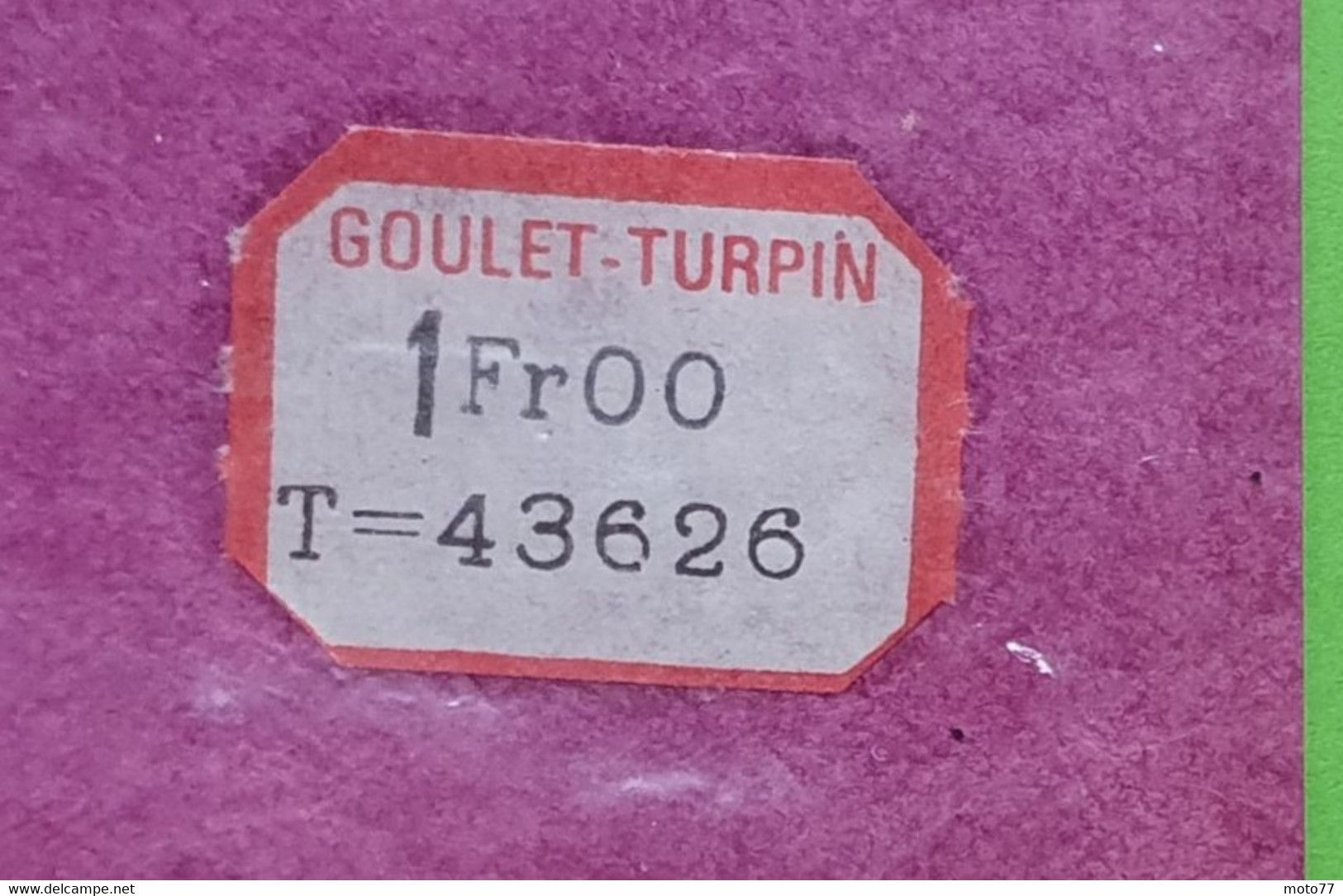 Ancien NAPPERON rond - environ diamètre 20.5 cm - Plastique - "neuf de stock" magasin GOULET TURPIN Reims - vers 1960
