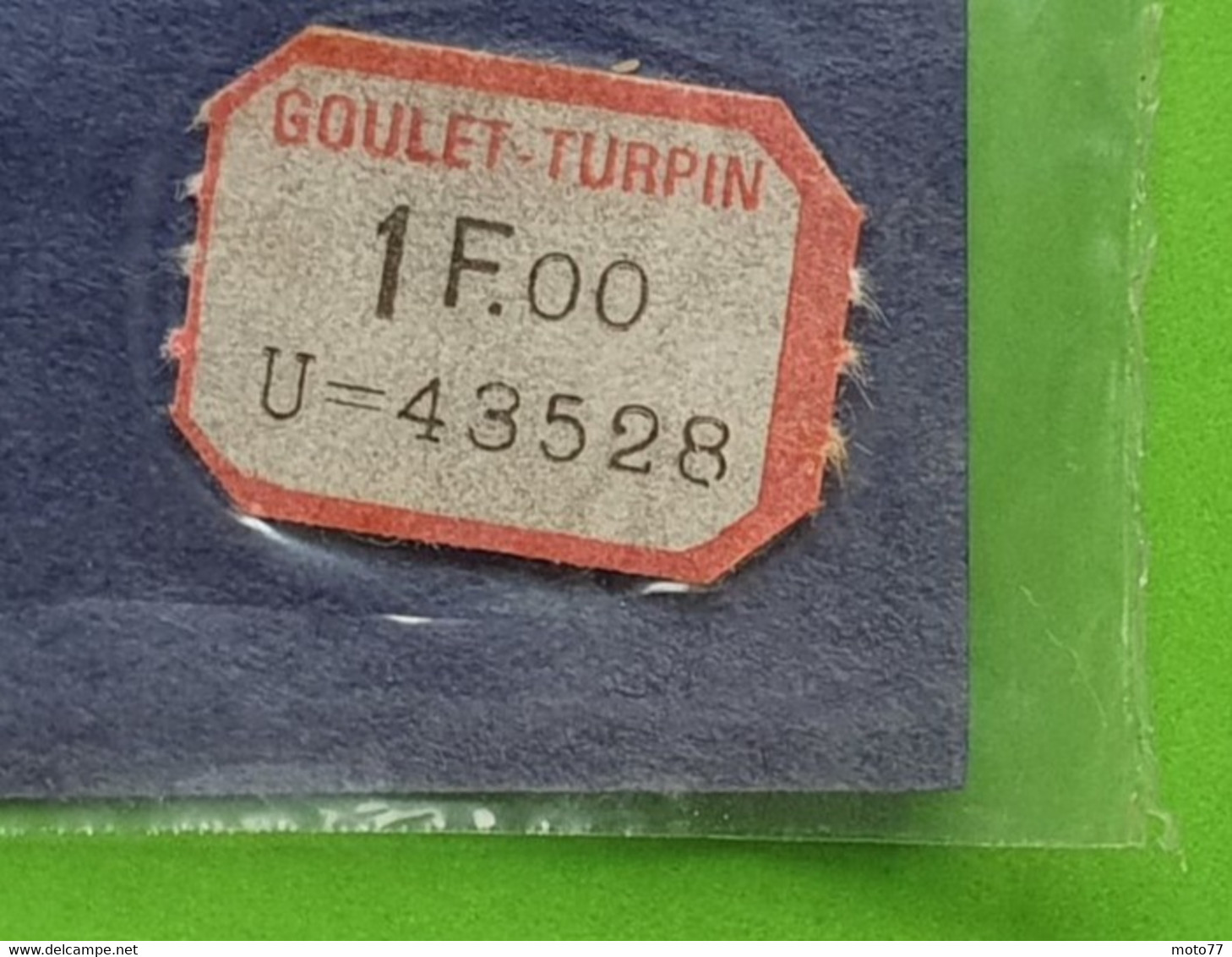 Ancien NAPPERON ovale - environ 30 x 20 cm - Plastique - "neuf de stock" magasin GOULET TURPIN Reims - vers 1960
