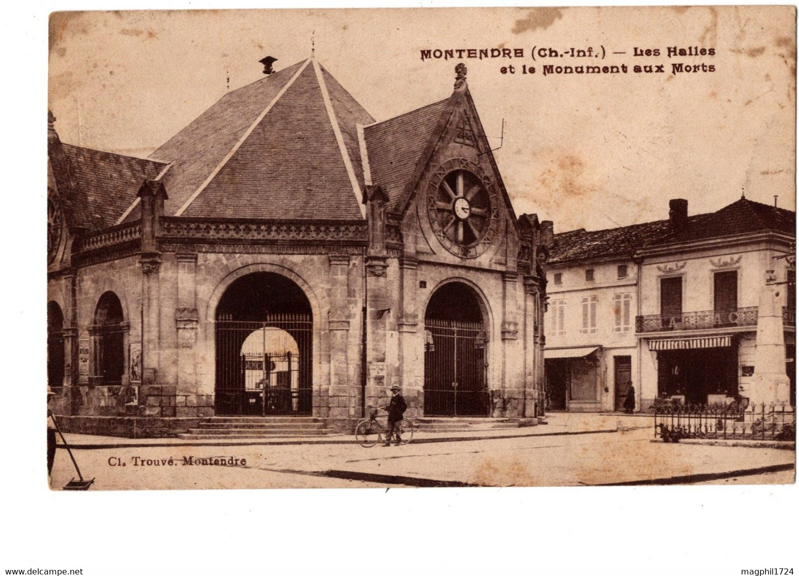 CPA-17--MONTENDRE  LES HALLES ET  LE MONUMENT  AUX  MORTS - Montendre