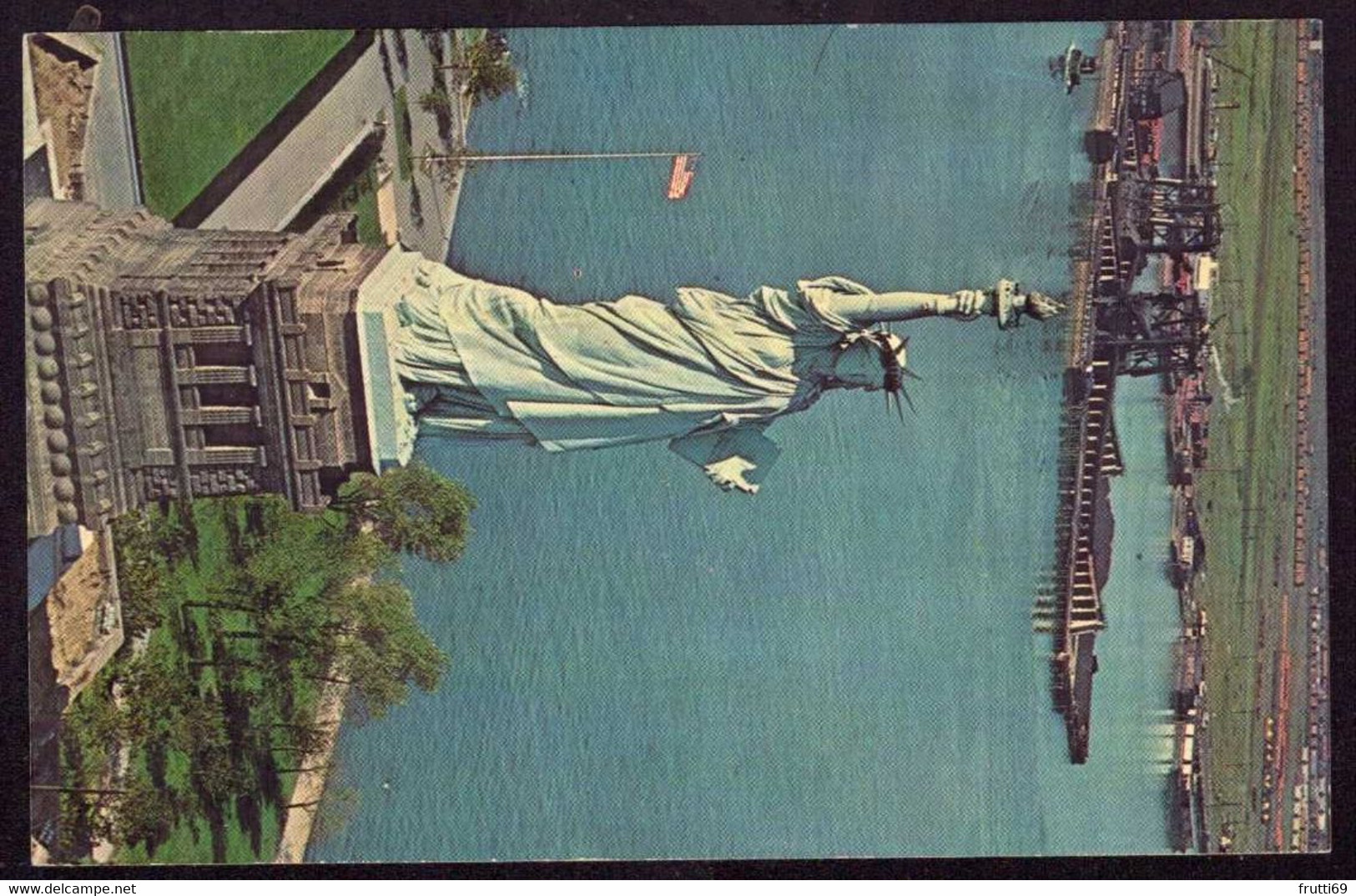 AK 076925 USA - New York City - Statue Of Liberty - Statue De La Liberté