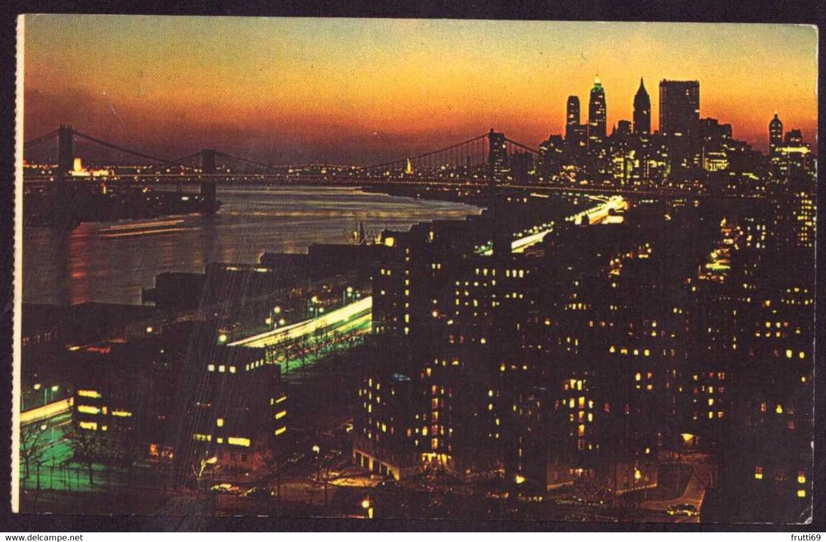 AK 076934 USA - New York City At Night - Panoramic Views