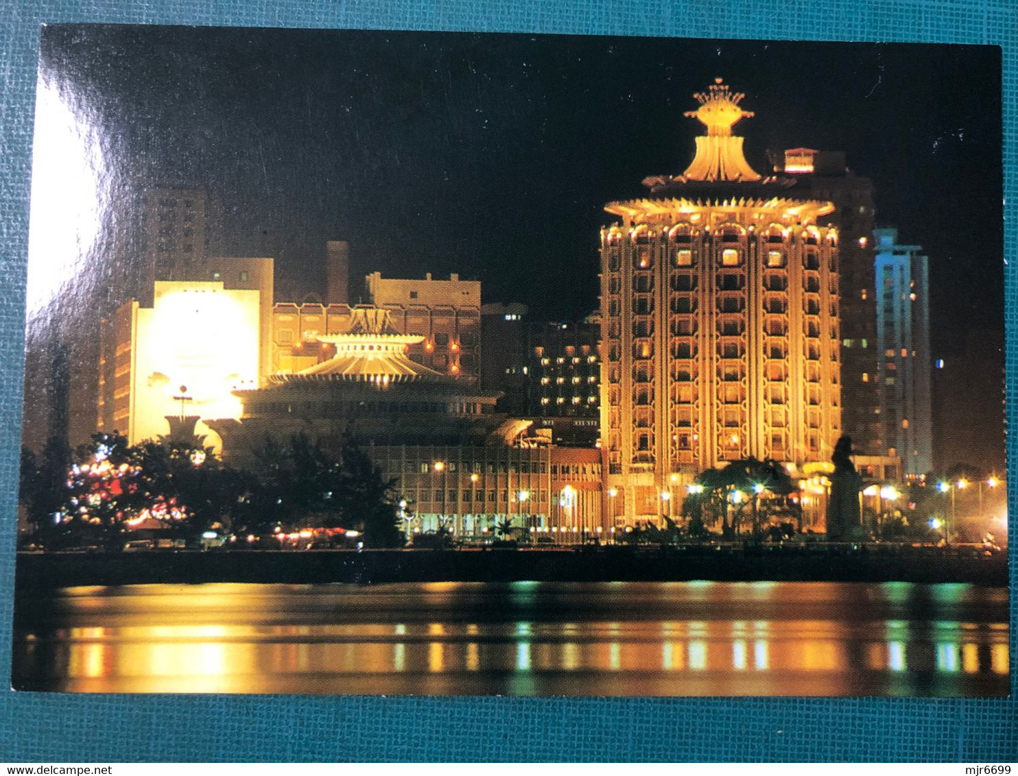 MACAU 1970'S, LISBON CASINO HOTEL AT NIGHT, BOOK STORE PRINTING, SIZE 14,8 X 10CM, #H.T.- 7-B - Macao