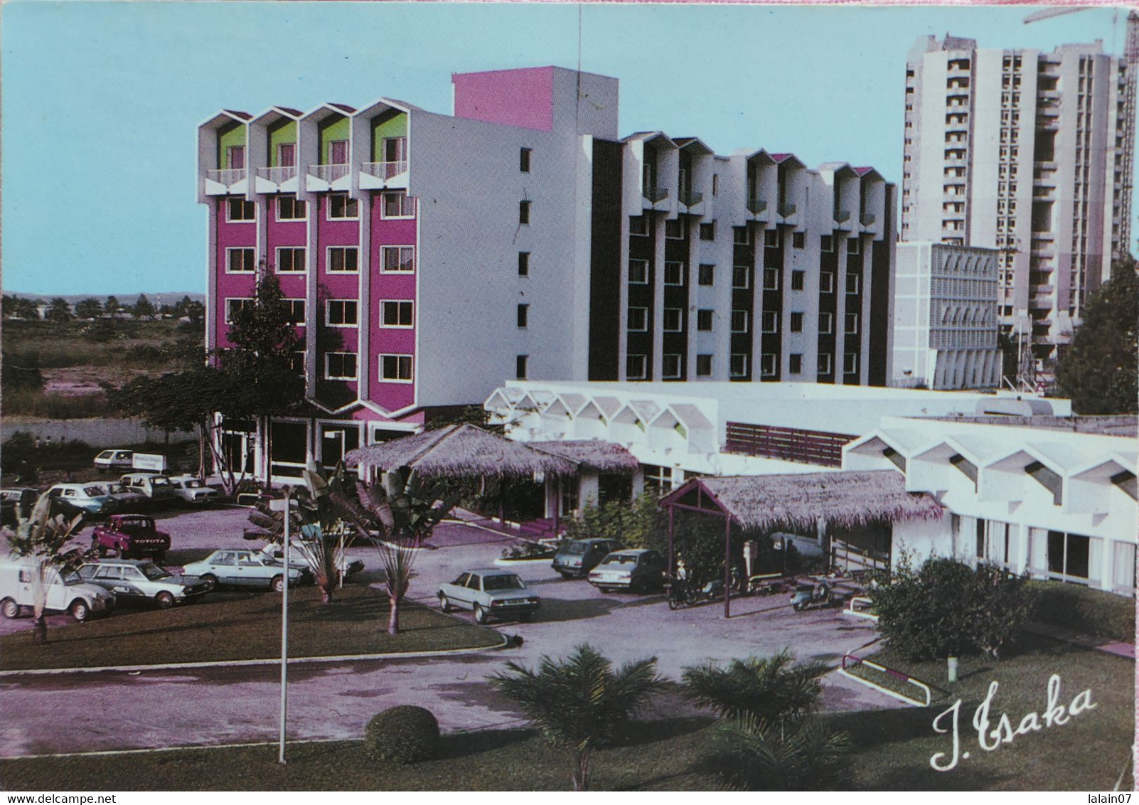 Carte Postale Couleur : Congo Brazzaville : POINTE NOIRE : Hotel Novotel, Au Fond Tour Mayombe - Pointe-Noire