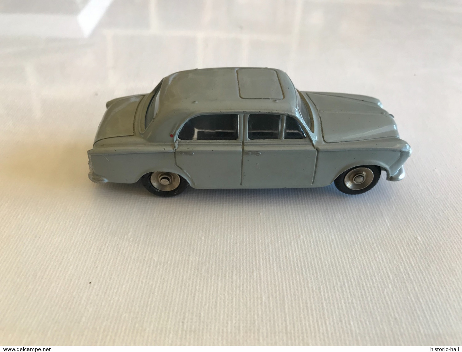 DINKY TOYS - 24B - Peugeot 403 Berline - Vitrée - Dinky