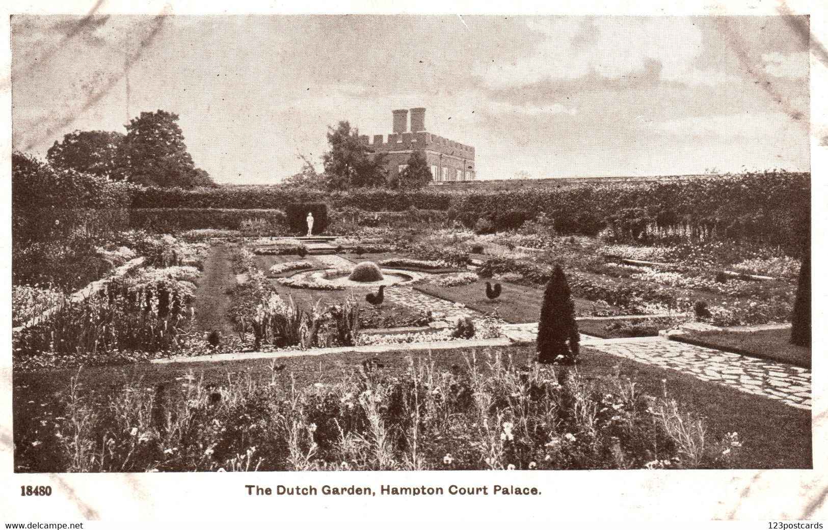 UK - The Dutch Garden, Hampton Court Palace - Hampton Court