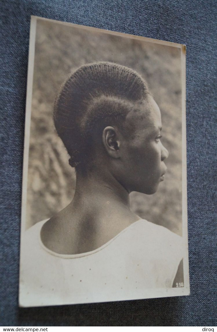 Congo Belge; Ethnologie; Femme ,coiffure Ethnique,ancienne Photo Carte 14 / 9 Cm. - Africa
