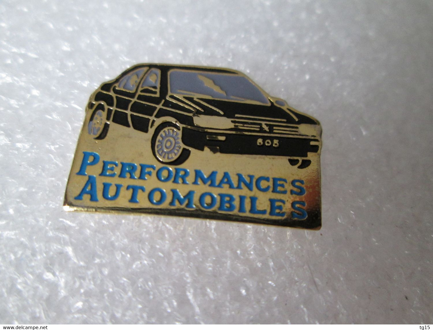 PIN'S    PEUGEOT  605  PERFORMANCES AUTOMOBILES - Peugeot