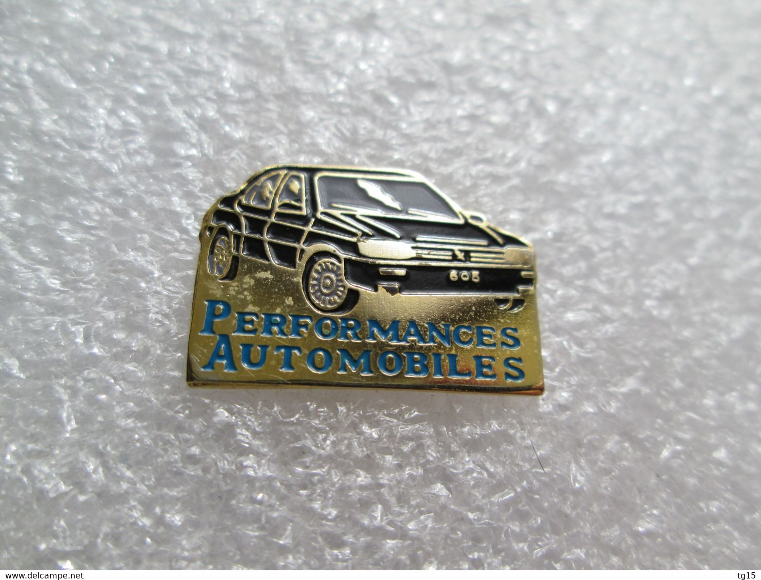 PIN'S    PEUGEOT  605  PERFORMANCES AUTOMOBILES - Peugeot