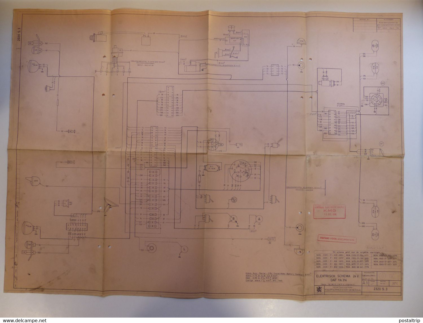 HUEGE LOT (+-35 PRINTS) lot technical drawings of military vehicles and electric circuits, including 'Fahrschulpanzer'