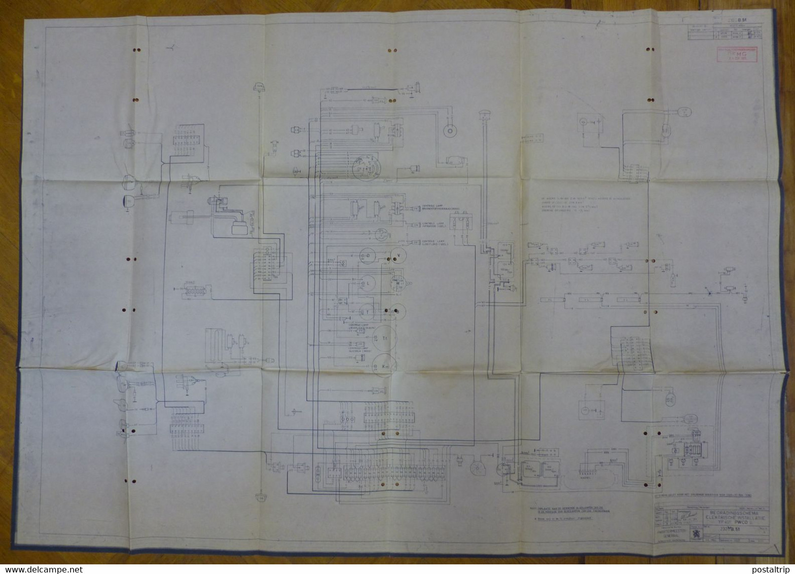 HUEGE LOT (+-35 PRINTS) lot technical drawings of military vehicles and electric circuits, including 'Fahrschulpanzer'