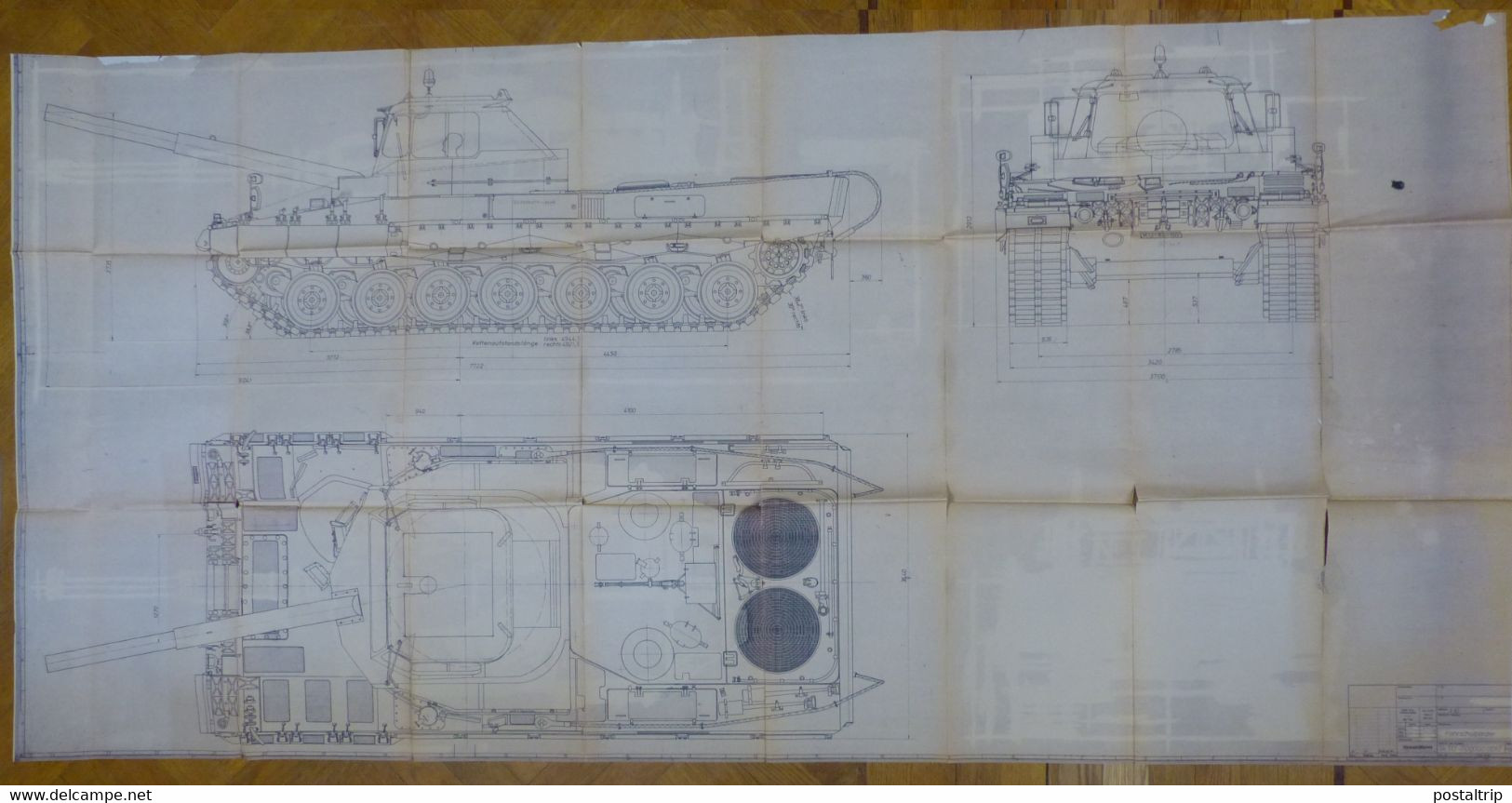 HUEGE LOT (+-35 PRINTS) lot technical drawings of military vehicles and electric circuits, including 'Fahrschulpanzer'