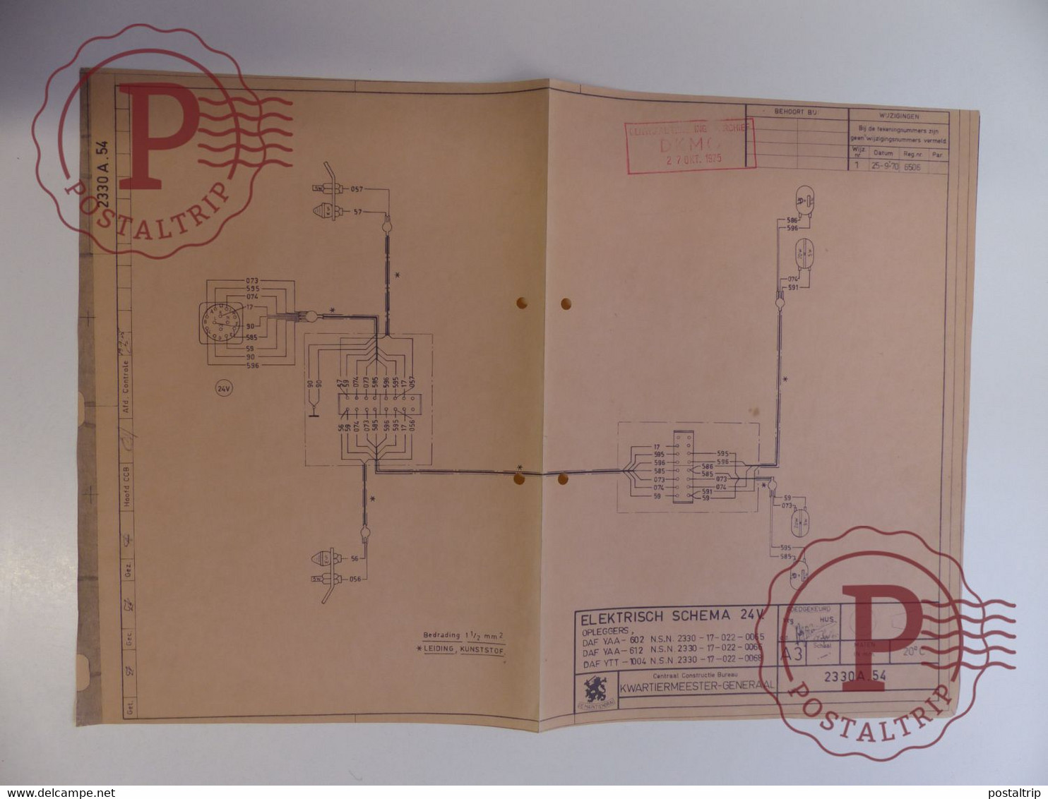 HUEGE LOT (+-35 PRINTS) lot technical drawings of military vehicles and electric circuits, including 'Fahrschulpanzer'