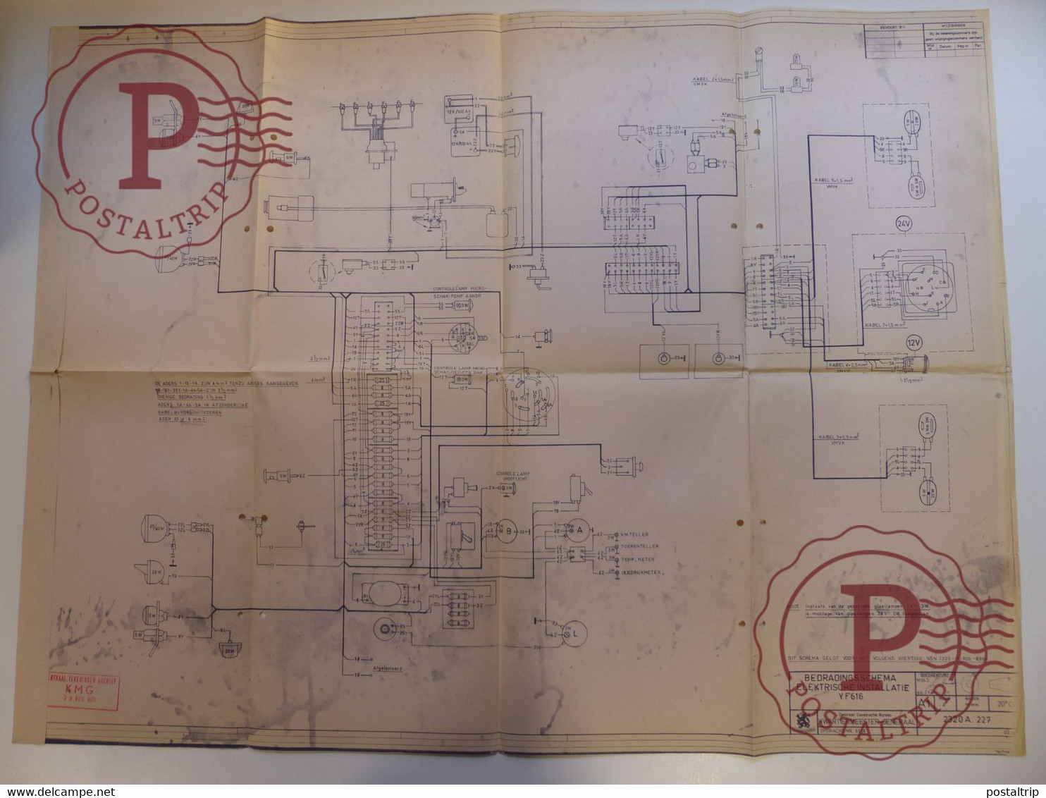 HUEGE LOT (+-35 PRINTS) lot technical drawings of military vehicles and electric circuits, including 'Fahrschulpanzer'