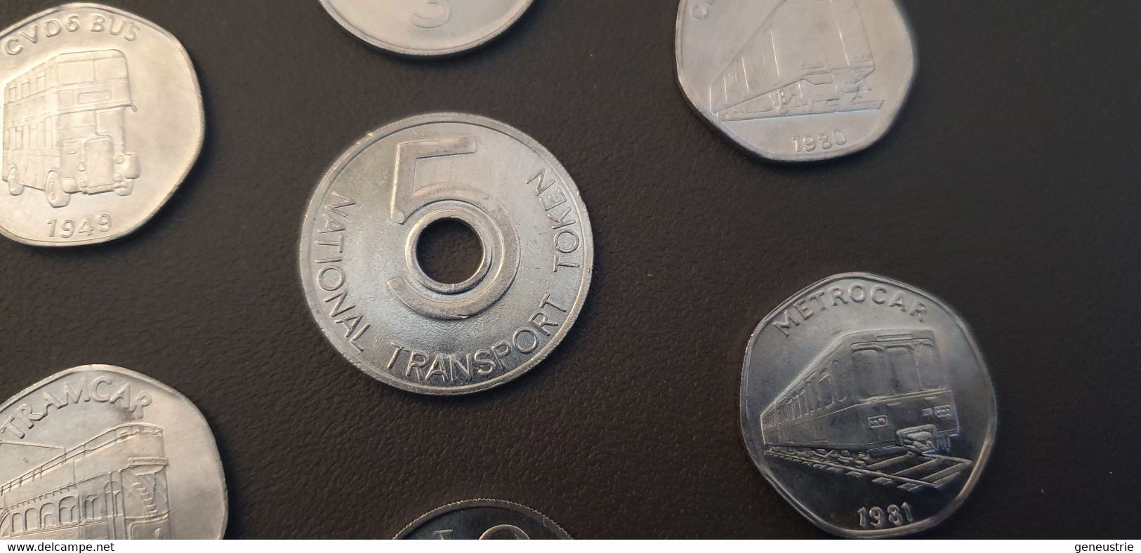 Série De 7 Jetons De Nécessité Britanniques De Métro, Bus Fin Années "National Transport Tokens" Tickets De Métro, Bus - Monétaires/De Nécessité