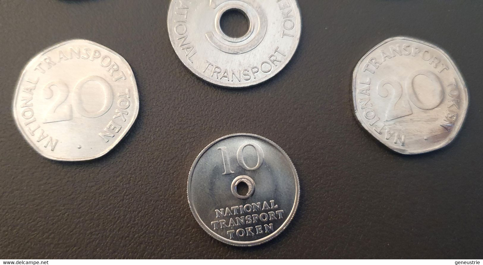 Série De 7 Jetons De Nécessité Britanniques De Métro, Bus Fin Années "National Transport Tokens" Tickets De Métro, Bus - Monétaires/De Nécessité