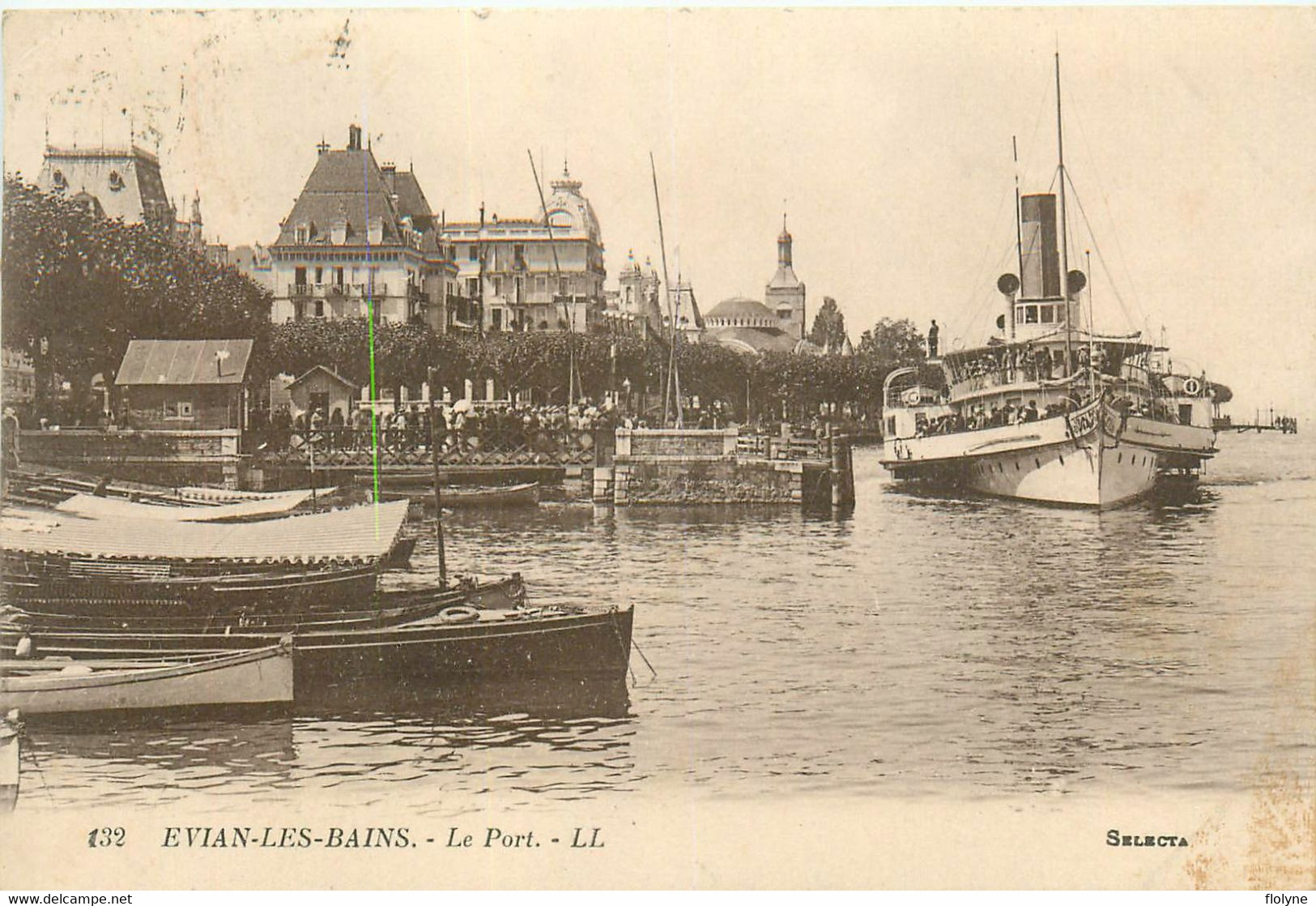 Évian Les Bains - Vue Sur Le Port - Bateau Promenade - Evian-les-Bains